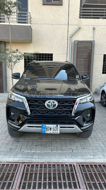 Toyota Fortuner 2024 for Sale in Karachi Image-1