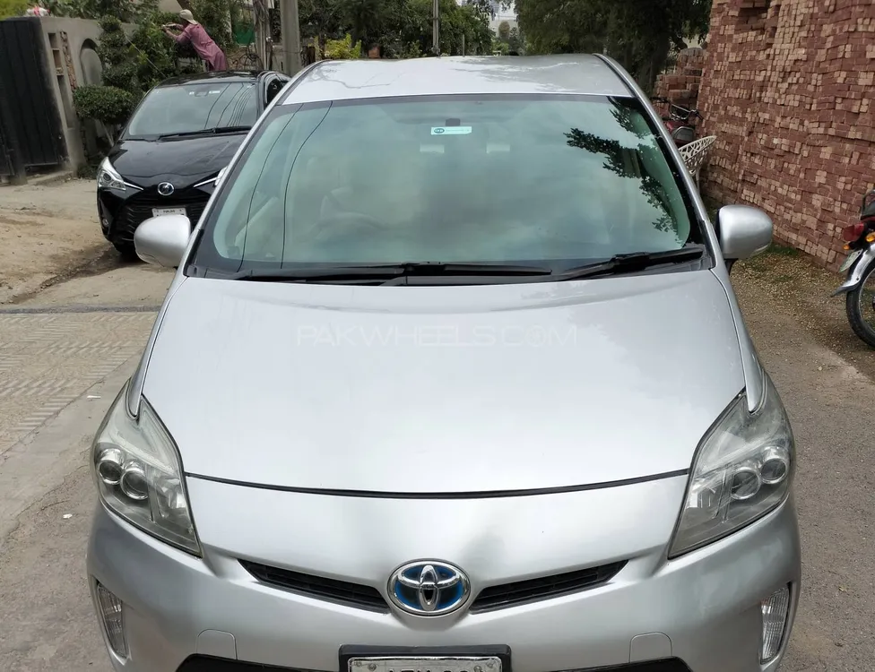 Toyota Prius 2014 for Sale in Lahore Image-1