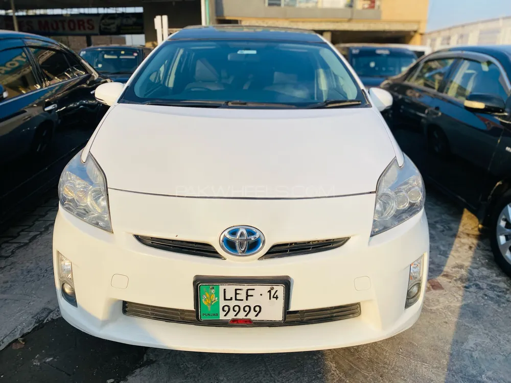 Toyota Prius 2010 for Sale in Peshawar Image-1