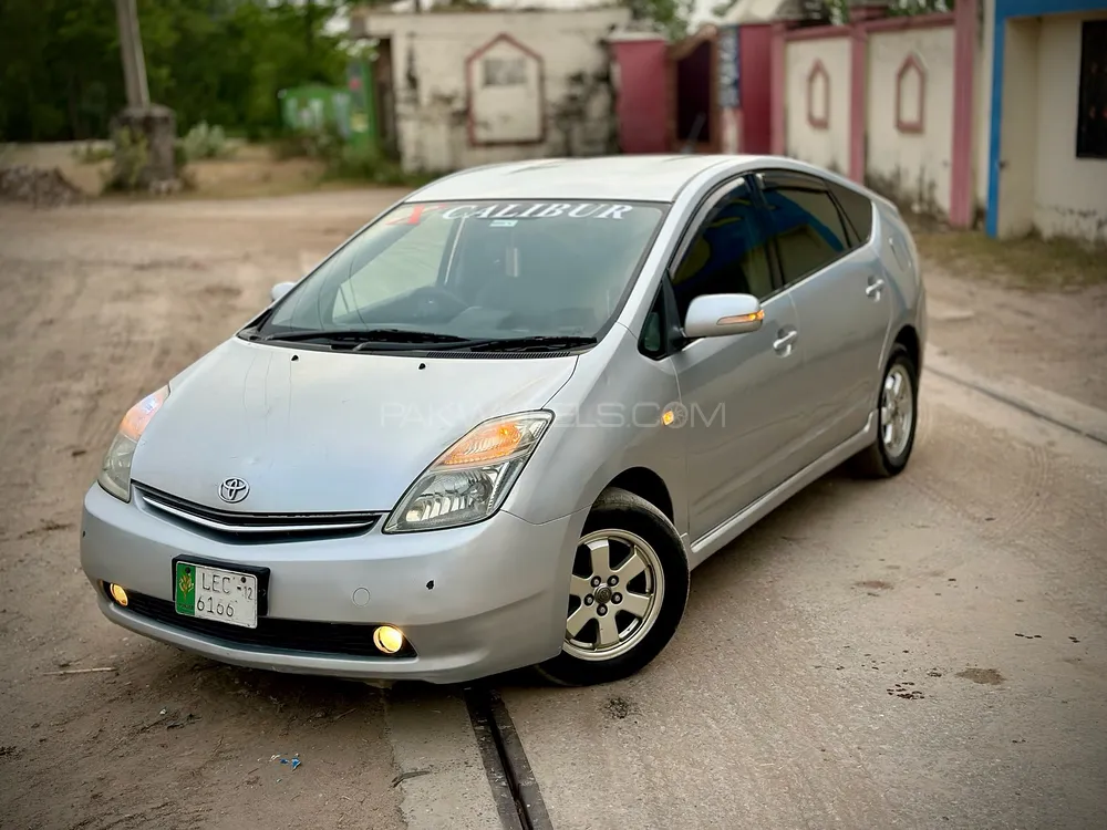Toyota Prius 2007 for Sale in Lahore Image-1