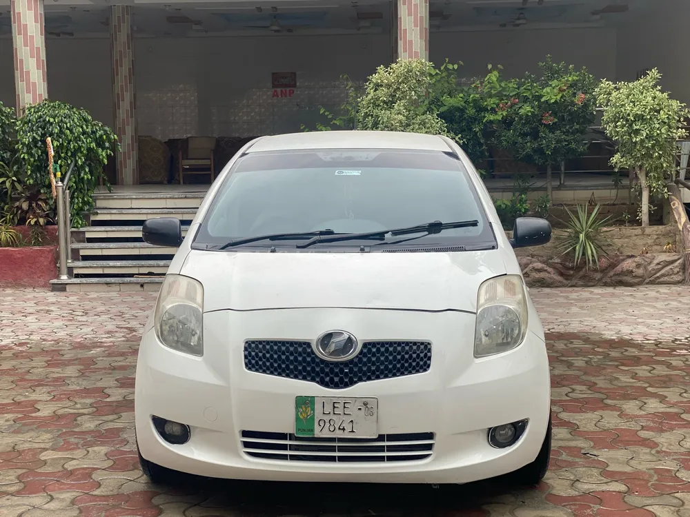 Toyota Vitz 2005 for Sale in Swabi Image-1