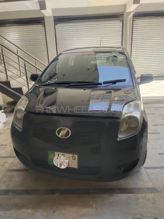 Toyota Vitz 2006 for Sale in Kohat Image-1