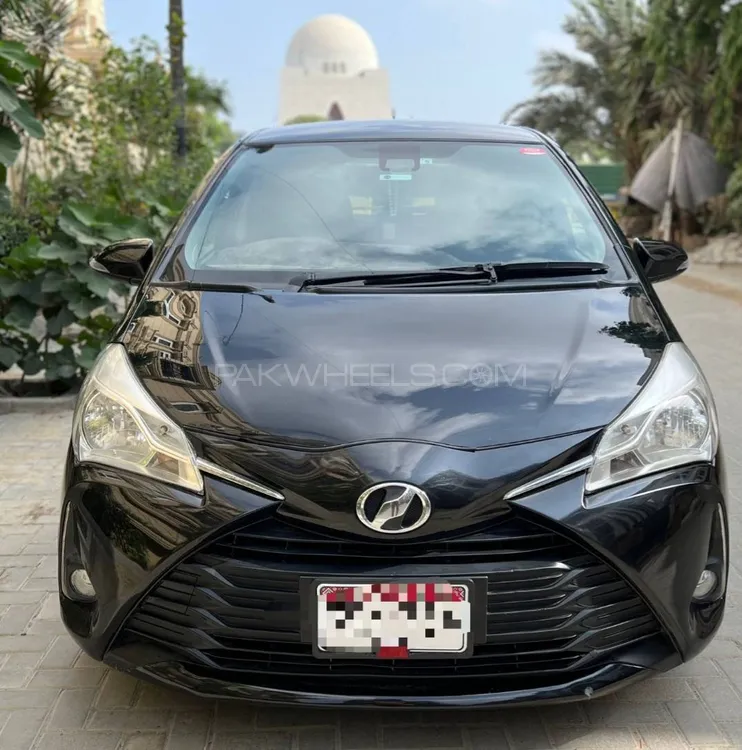 Toyota Vitz 2017 for Sale in Karachi Image-1