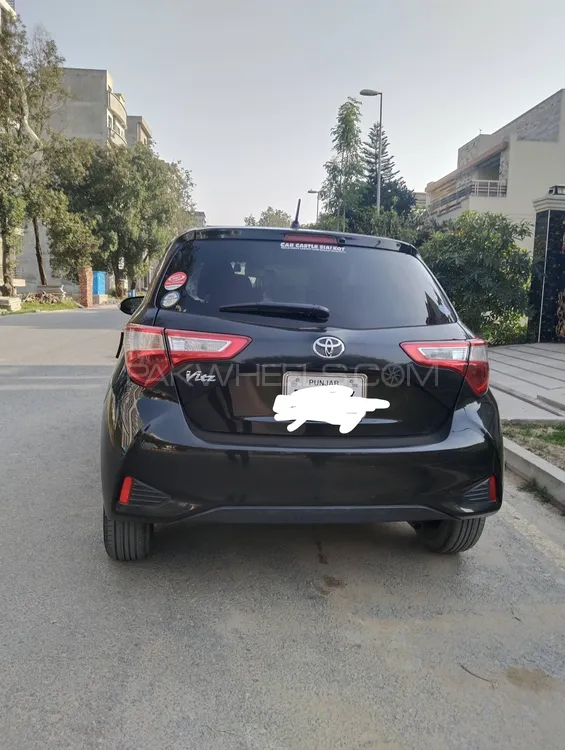 Toyota Vitz 2018 for Sale in Sialkot Image-1