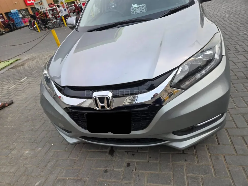 Honda Vezel 2015 for Sale in Lahore Image-1