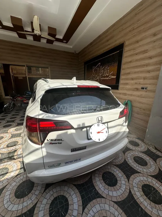 Honda Vezel 2015 for Sale in Multan Image-1