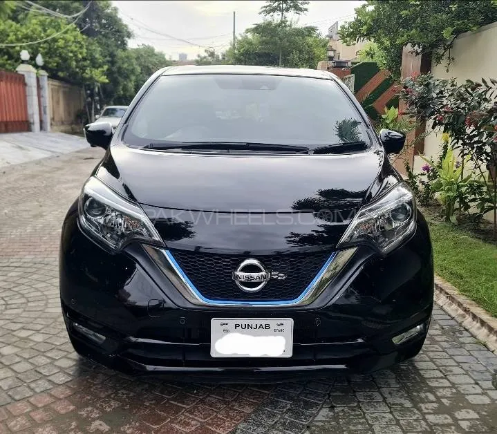 Nissan Note 2018 for Sale in Lahore Image-1