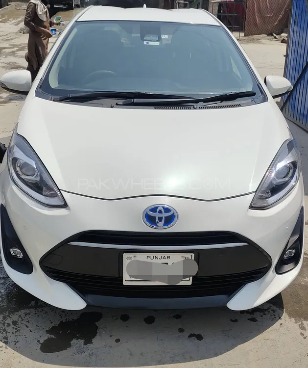 Toyota Aqua 2017 for Sale in Peshawar Image-1