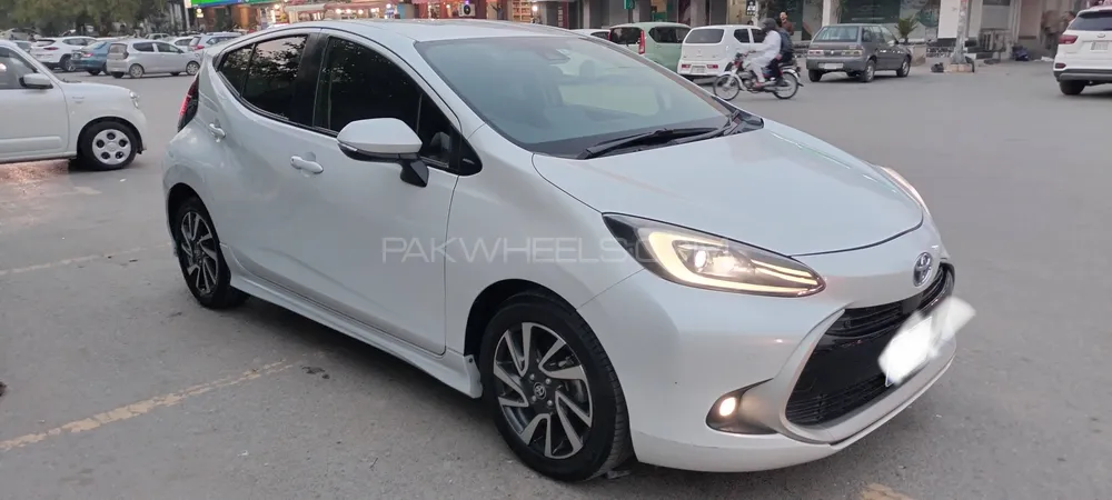 Toyota Aqua 2021 for Sale in Islamabad Image-1