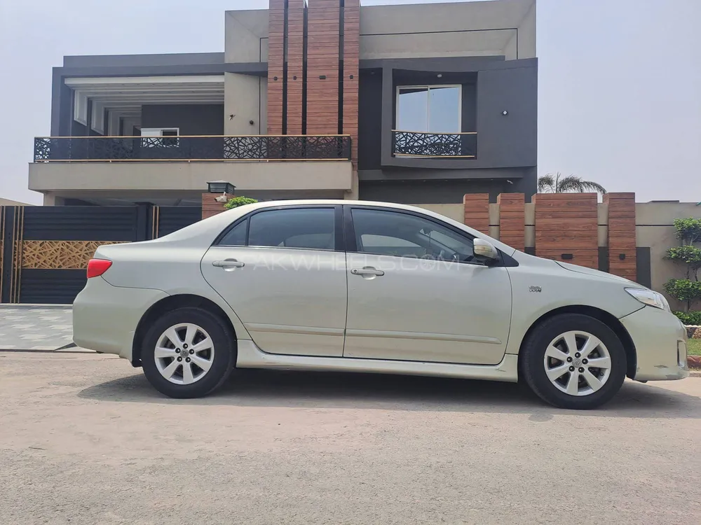 Toyota Corolla 2011 for Sale in Multan Image-1