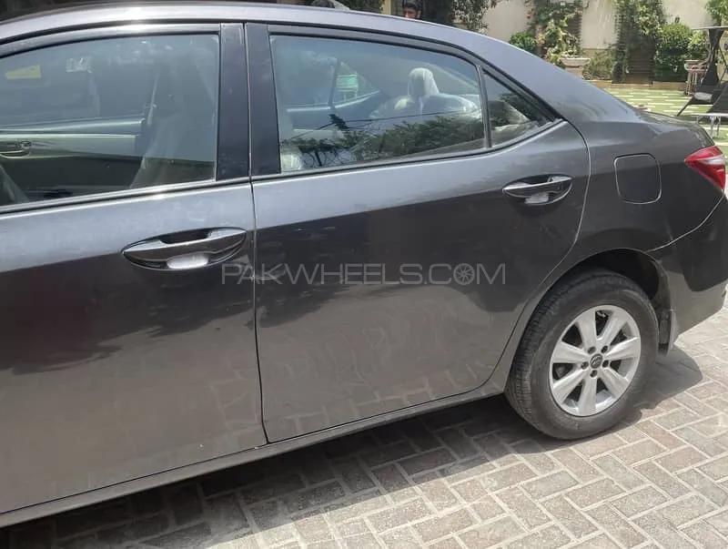Toyota Corolla 2017 for Sale in Karachi Image-1