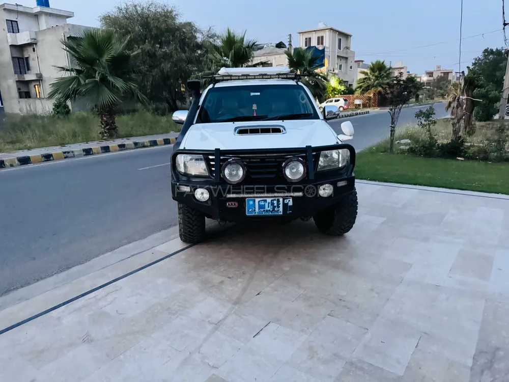 Toyota Hilux 2012 for Sale in Lahore Image-1