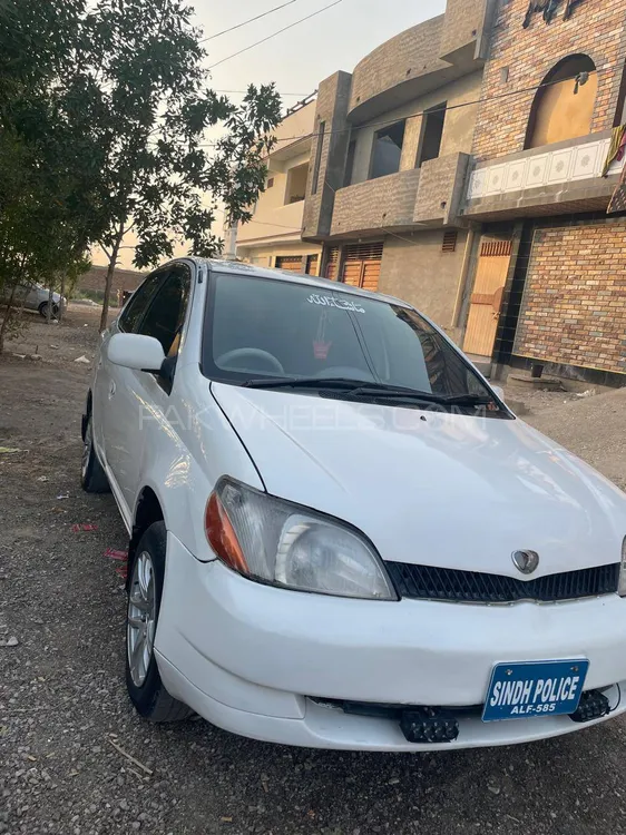 Toyota Platz 2001 for Sale in Sukkur Image-1