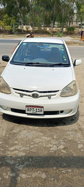 Toyota Platz 2004 for Sale in Nowshera cantt Image-1