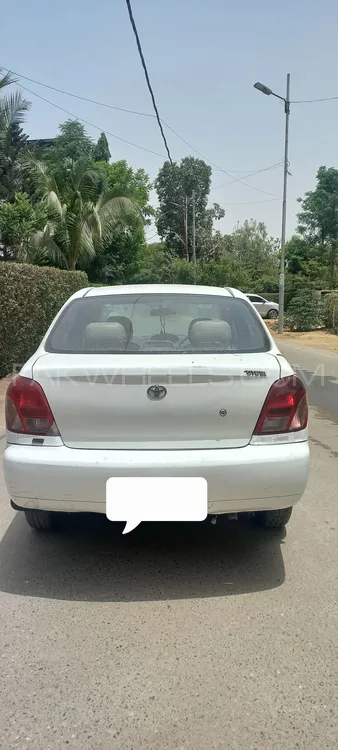 Toyota Platz 2001 for Sale in Karachi Image-1