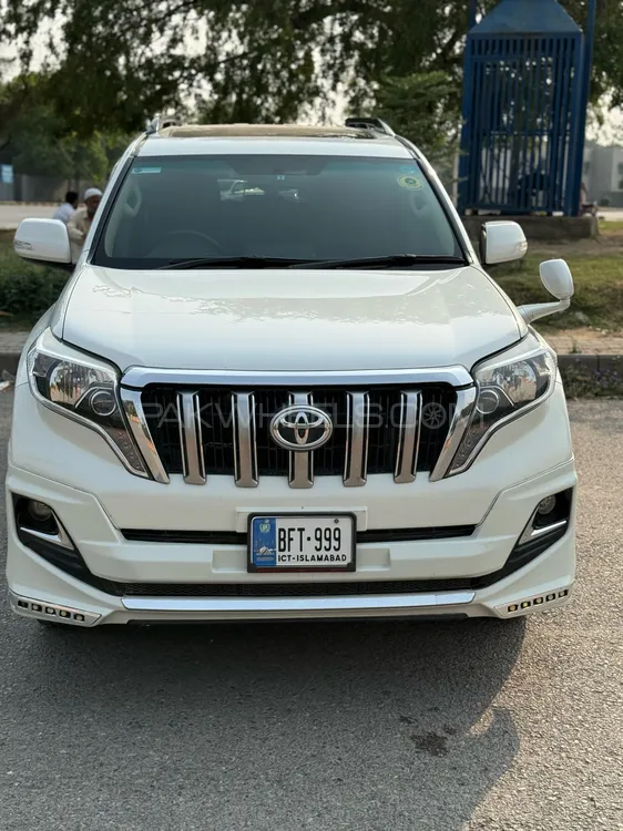 Toyota Prado 2010 for Sale in Islamabad Image-1