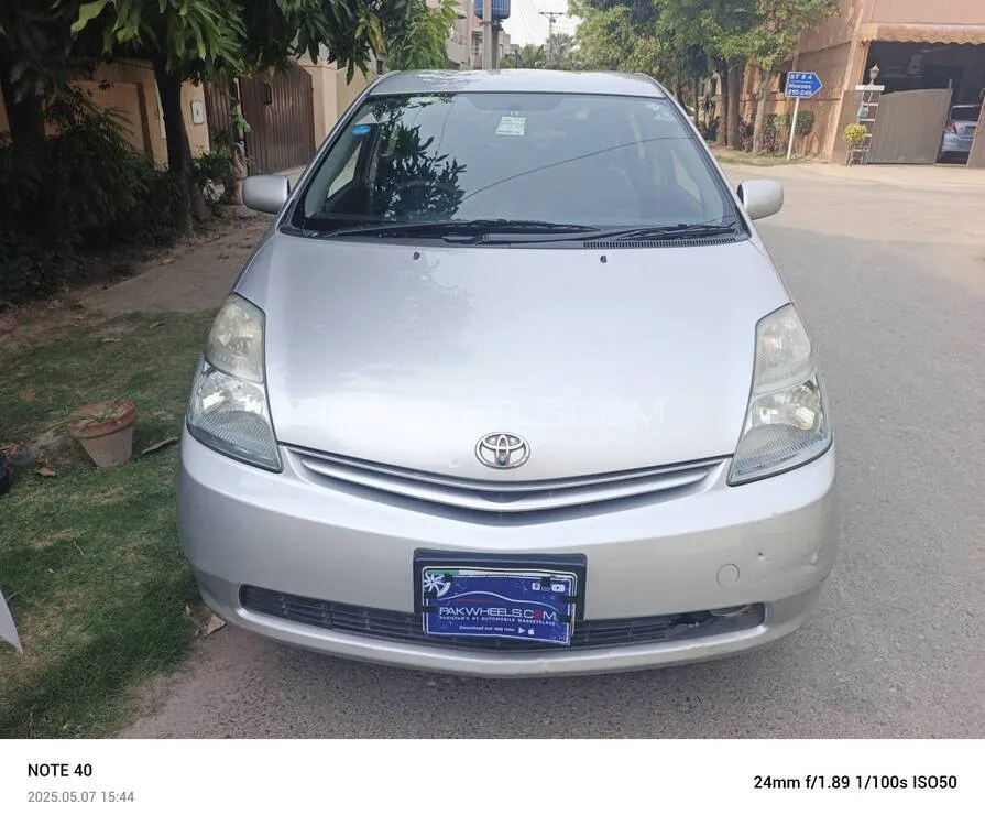 Toyota Prius 2010 for Sale in Lahore Image-1