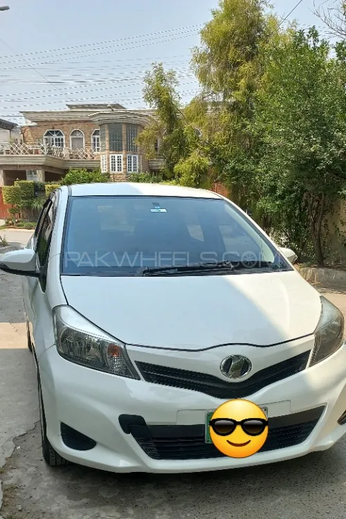 Toyota Vitz 2014 for Sale in Peshawar Image-1