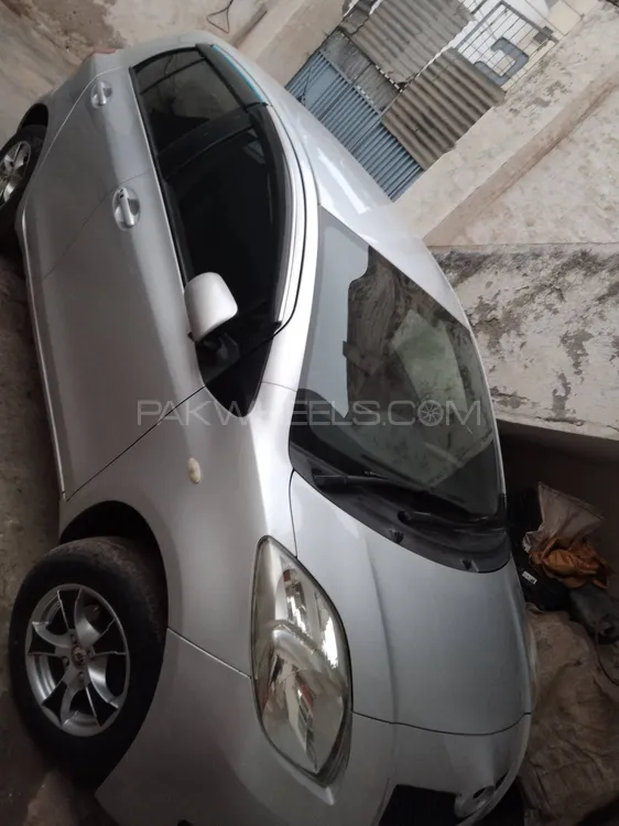 Toyota Vitz 2005 for Sale in Okara Image-1