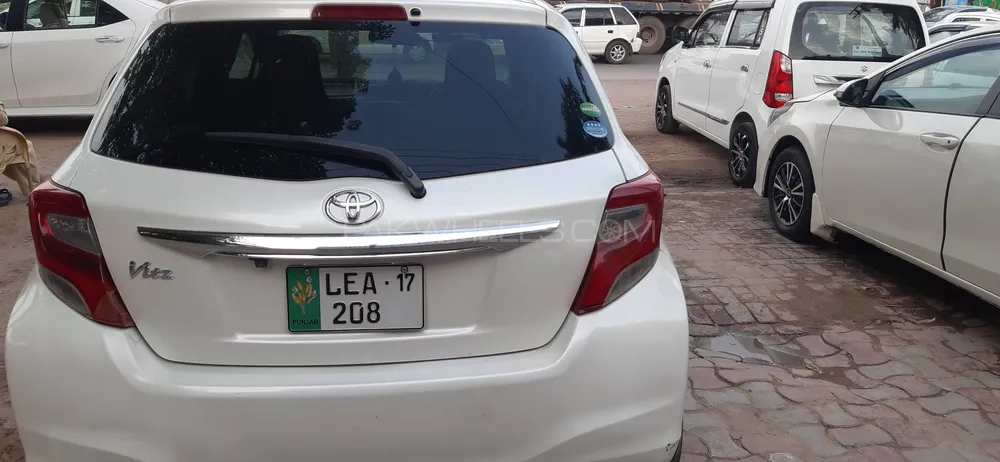 Toyota Vitz 2017 for Sale in Gujranwala Image-1