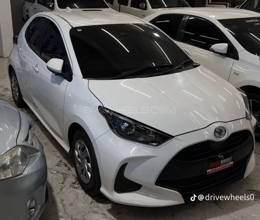 Toyota Yaris Hatchback 2021 for Sale in Peshawar Image-1