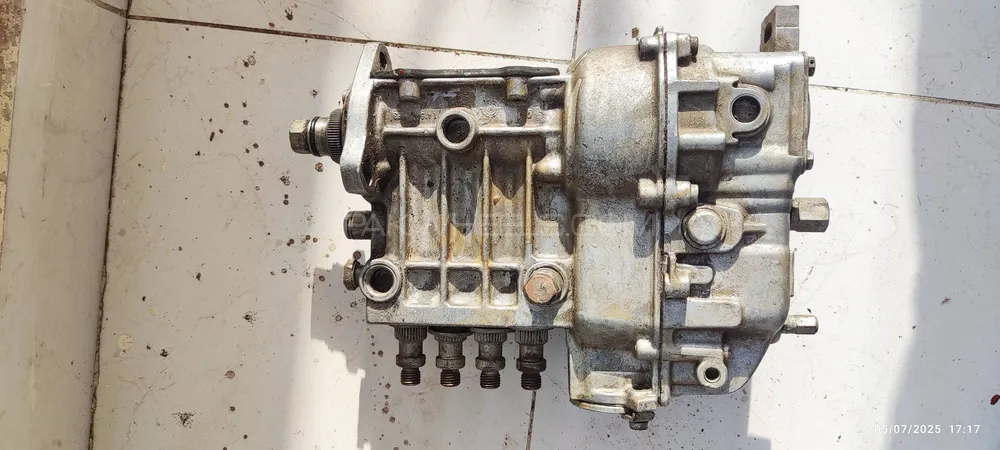 Mercedes Benz -Diesel Engine Fuel Injection Pump Image-1