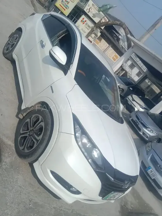 Honda Vezel 2015 for Sale in Swabi Image-1