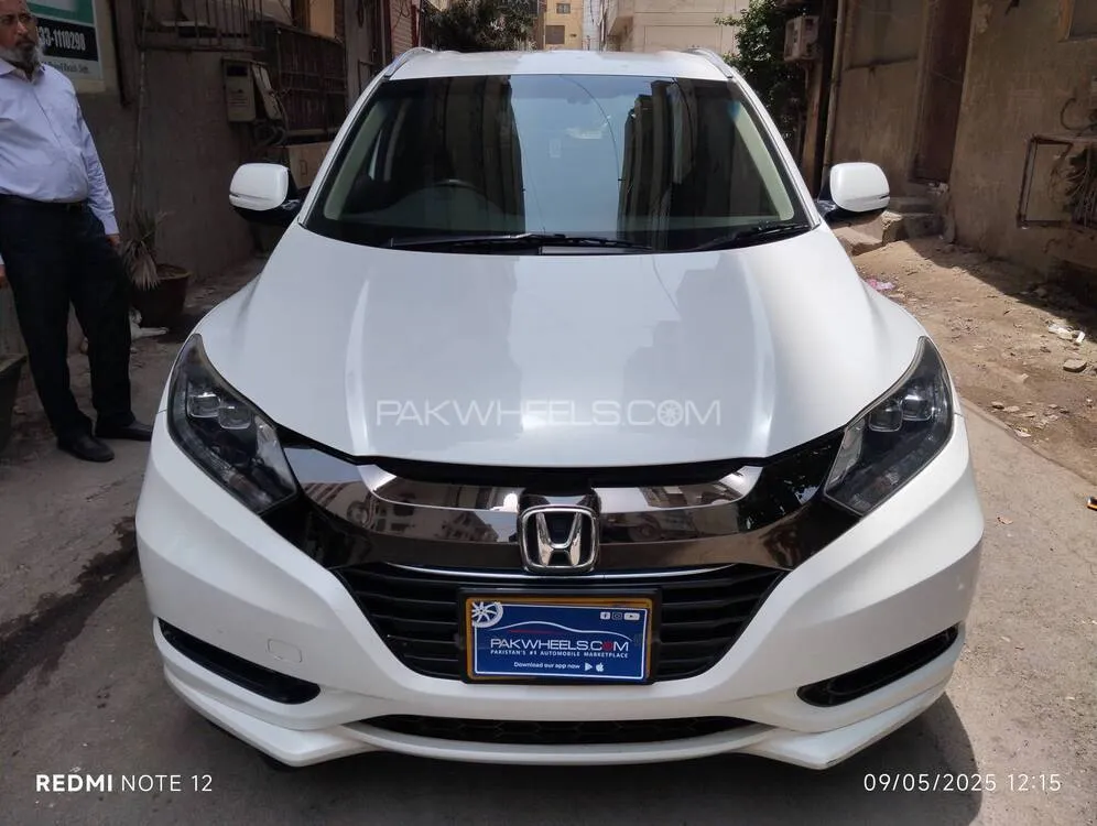 Honda Vezel 2016 for Sale in Karachi Image-1