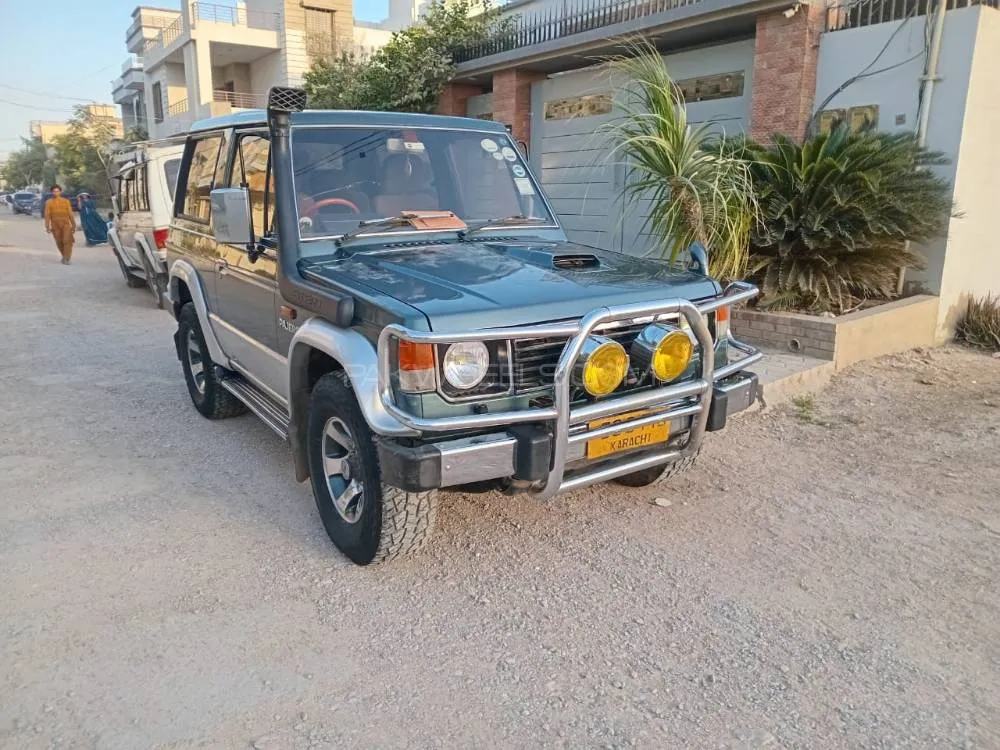 Mitsubishi Pajero 1990 for Sale in Karachi Image-1