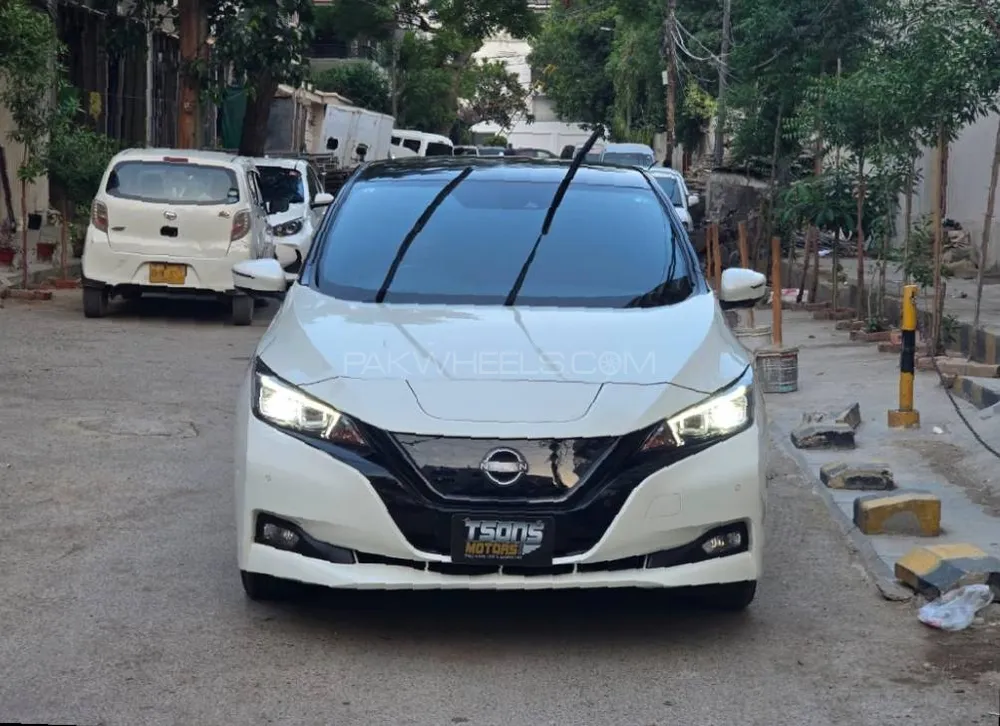 Nissan Leaf 2021 for Sale in Karachi Image-1