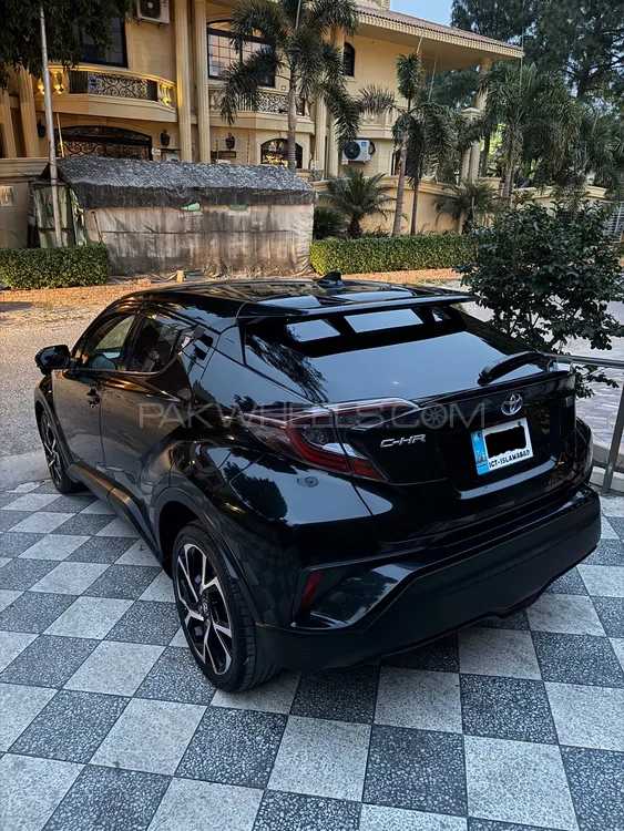 Toyota C-HR 2017 for Sale in Peshawar Image-1