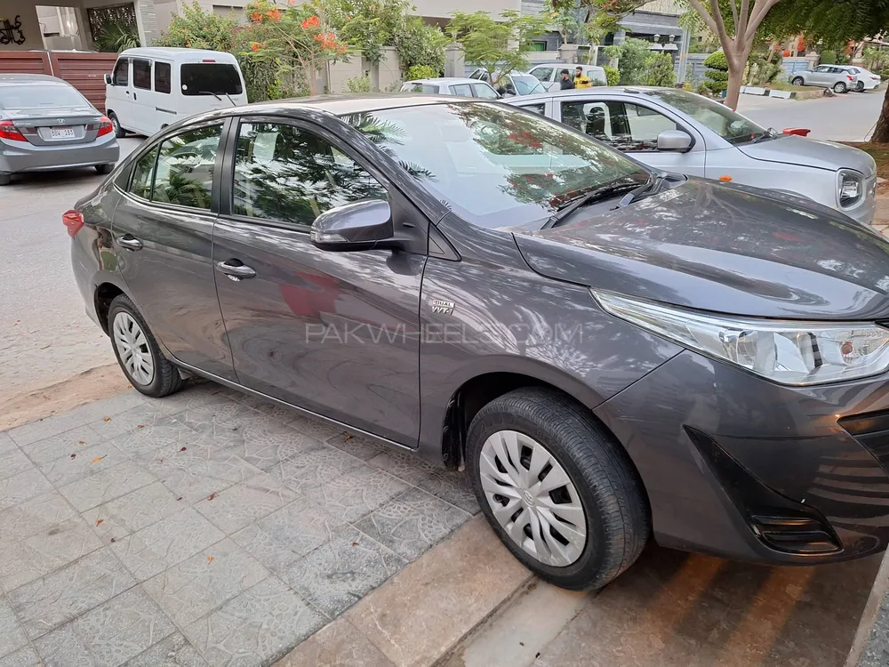 Toyota Yaris Sedan 2021 for Sale in Karachi Image-1