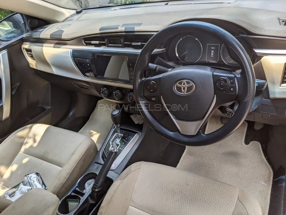 Toyota Corolla 2016 for Sale in Lahore Image-1