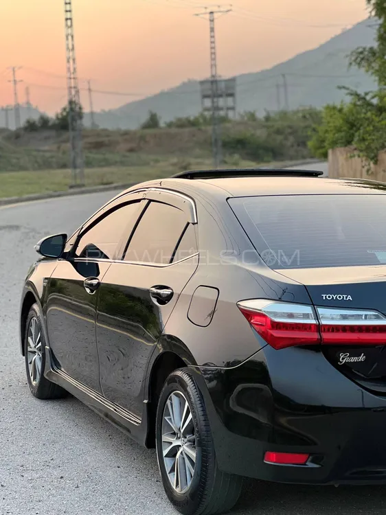 Toyota Corolla 2019 for Sale in Islamabad Image-1