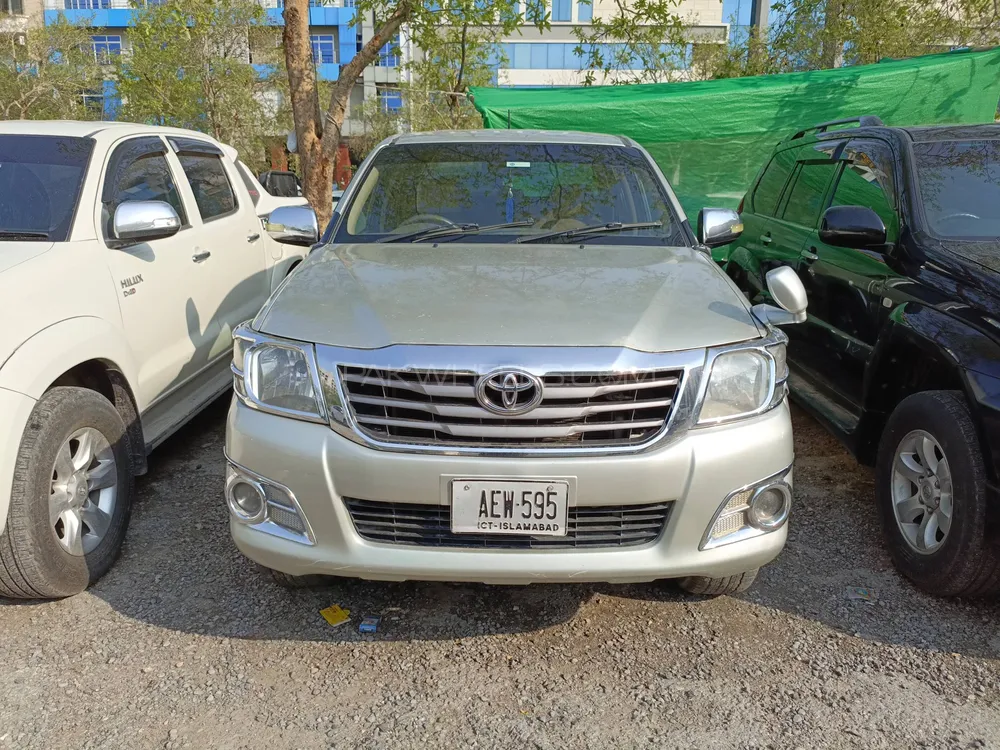 Toyota Hilux 2013 for Sale in Islamabad Image-1