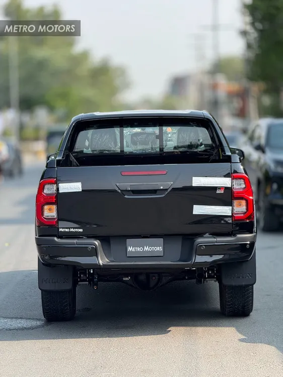 Toyota Hilux 2025 for Sale in Lahore Toyota Hilux 2025 for Sale in Lahore Image-4