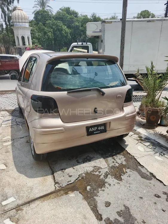 Toyota Vitz 2000 for Sale in Peshawar Image-1