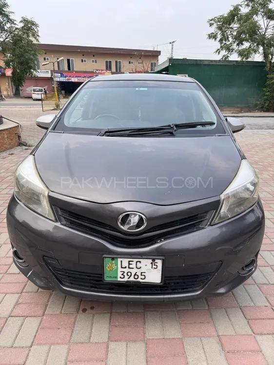 Toyota Vitz 2011 for Sale in Lahore Image-1