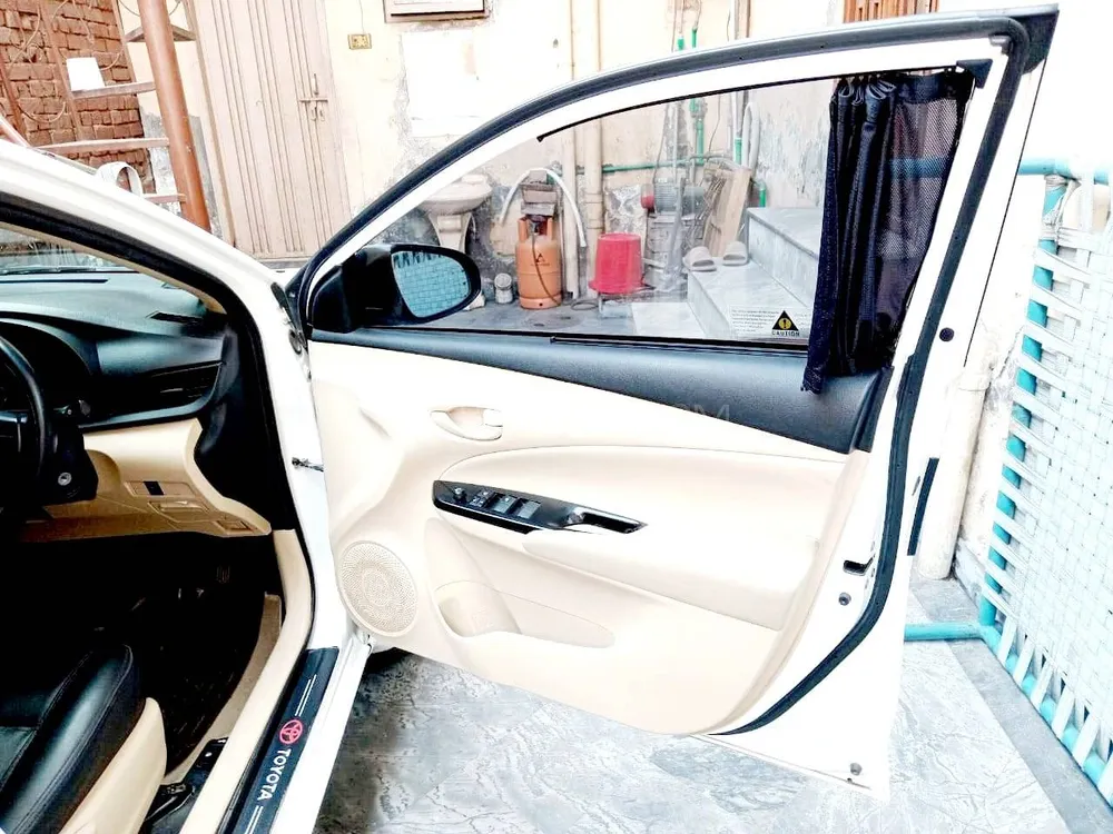 Toyota Yaris Sedan 2022 for Sale in Lahore Image-1