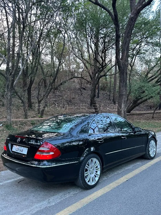 Mercedes Benz E Class 2005 for Sale in Islamabad Image-1