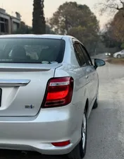 Toyota Corolla Axio Hybrid 1.5 2015 for Sale