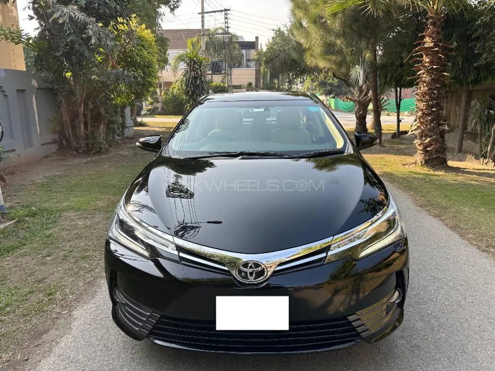 Toyota Corolla 2017 for Sale in Lahore Image-1