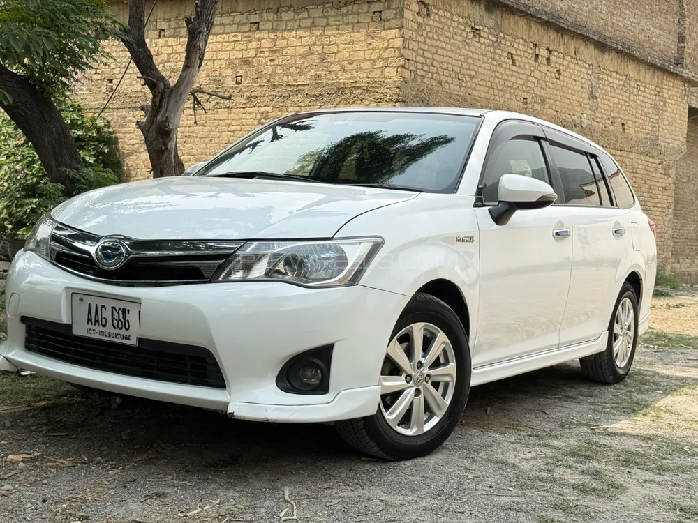 Toyota Corolla Axio 2014 for Sale in Buner Image-1