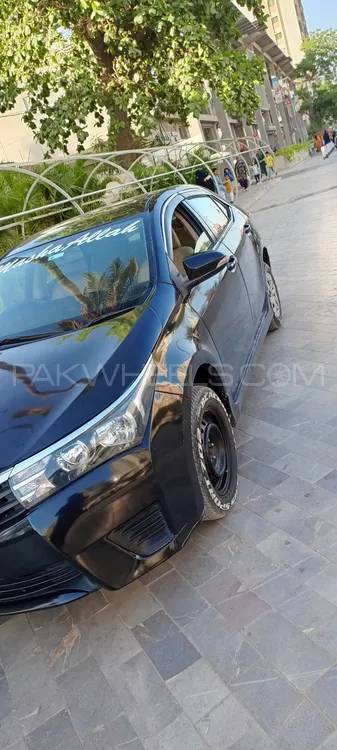 Toyota Corolla 2015 for Sale in Karachi Image-1