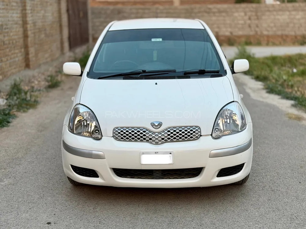 Toyota Vitz 2005 for Sale in Peshawar Image-1