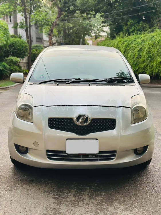 Toyota Vitz 2007 for Sale in Lahore Image-1