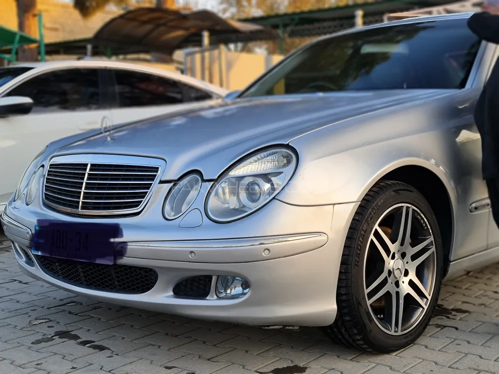 Mercedes Benz E Class 2005 for Sale in Lahore Image-1