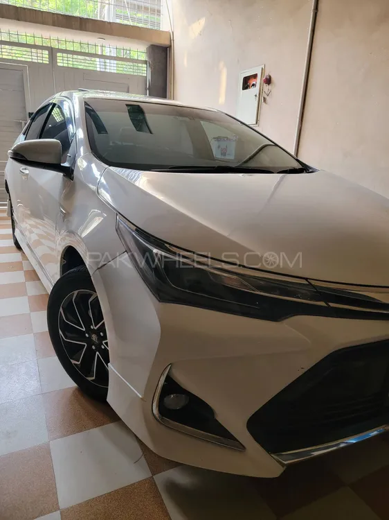 Toyota Corolla 2017 for Sale in Karachi Image-1