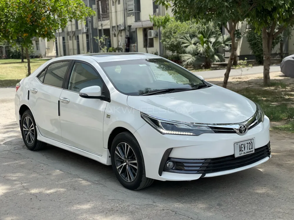Toyota Corolla 2017 for Sale in Lahore Image-1