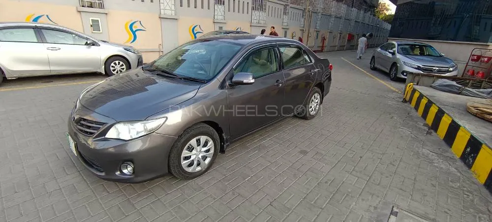 Toyota Corolla 2013 for Sale in Lahore Image-1